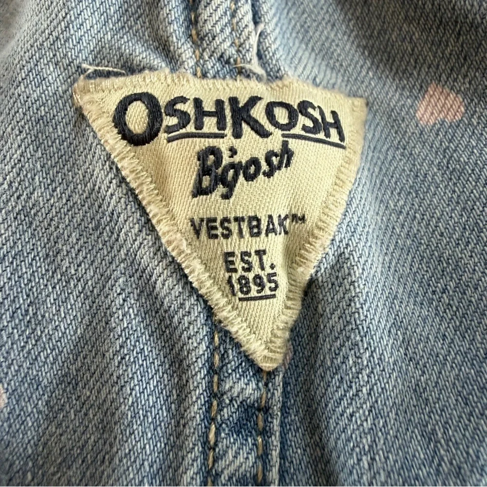 OshKosh B'Gosh Vestbak Girl's Light Blue Denim Overalls Heart Pattern Sz 4T